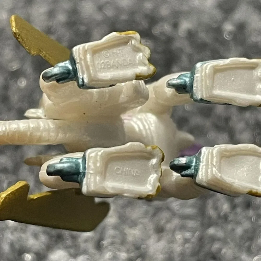 Vintage 2002 Digimon Kendogarurumon Mini Figure Bandai White Gold Wings Anime